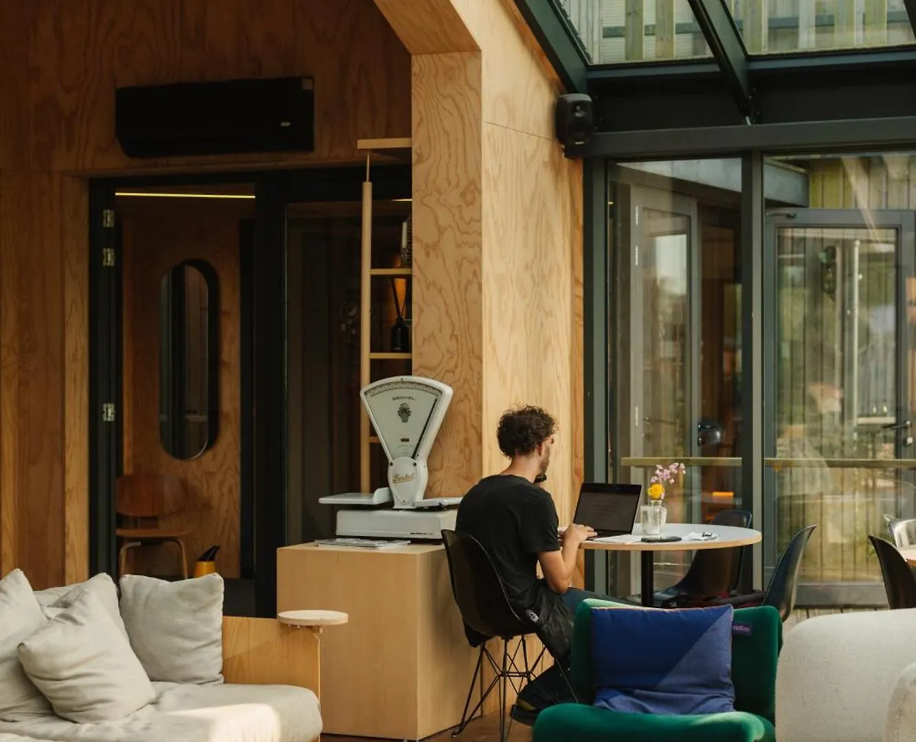 Hotel Basecamp Amsterdam 4*,