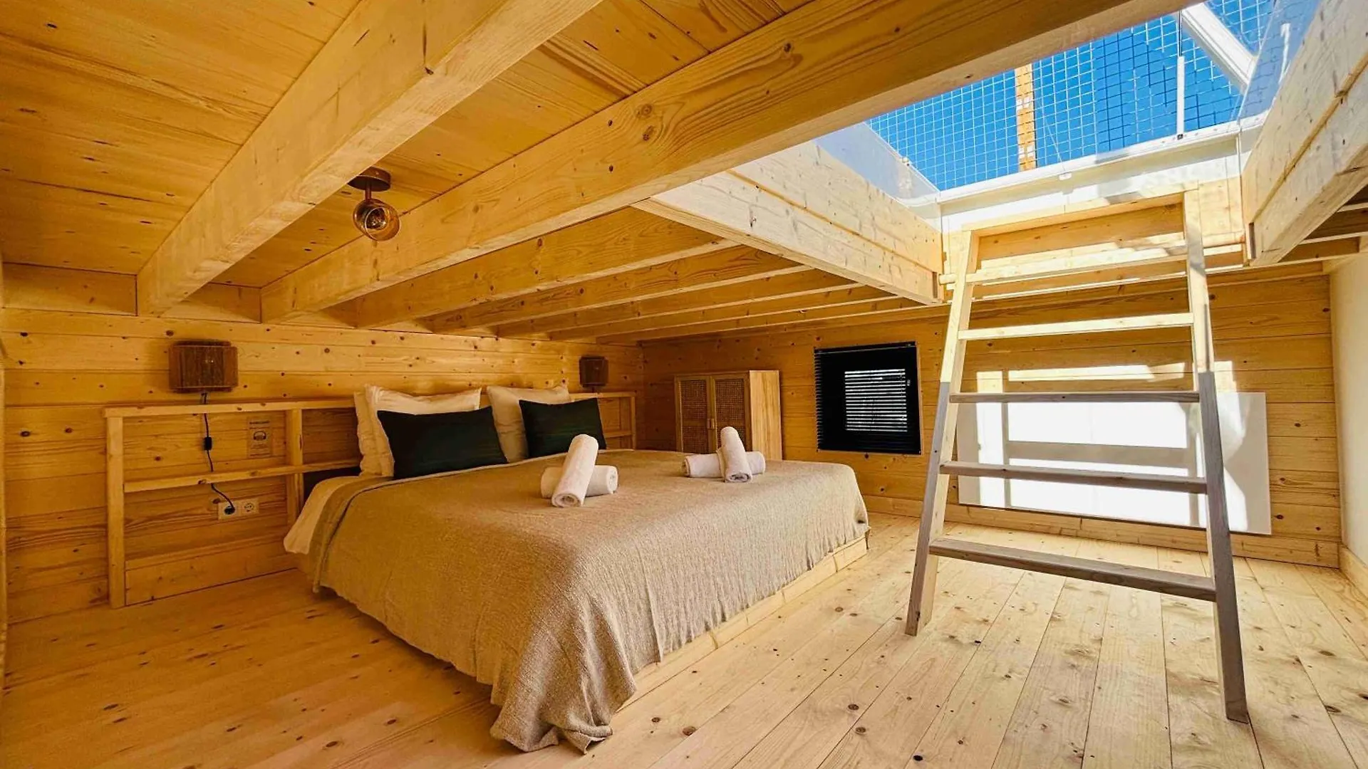 Hotel Basecamp Amsterdam 4*,  Nizozemsko