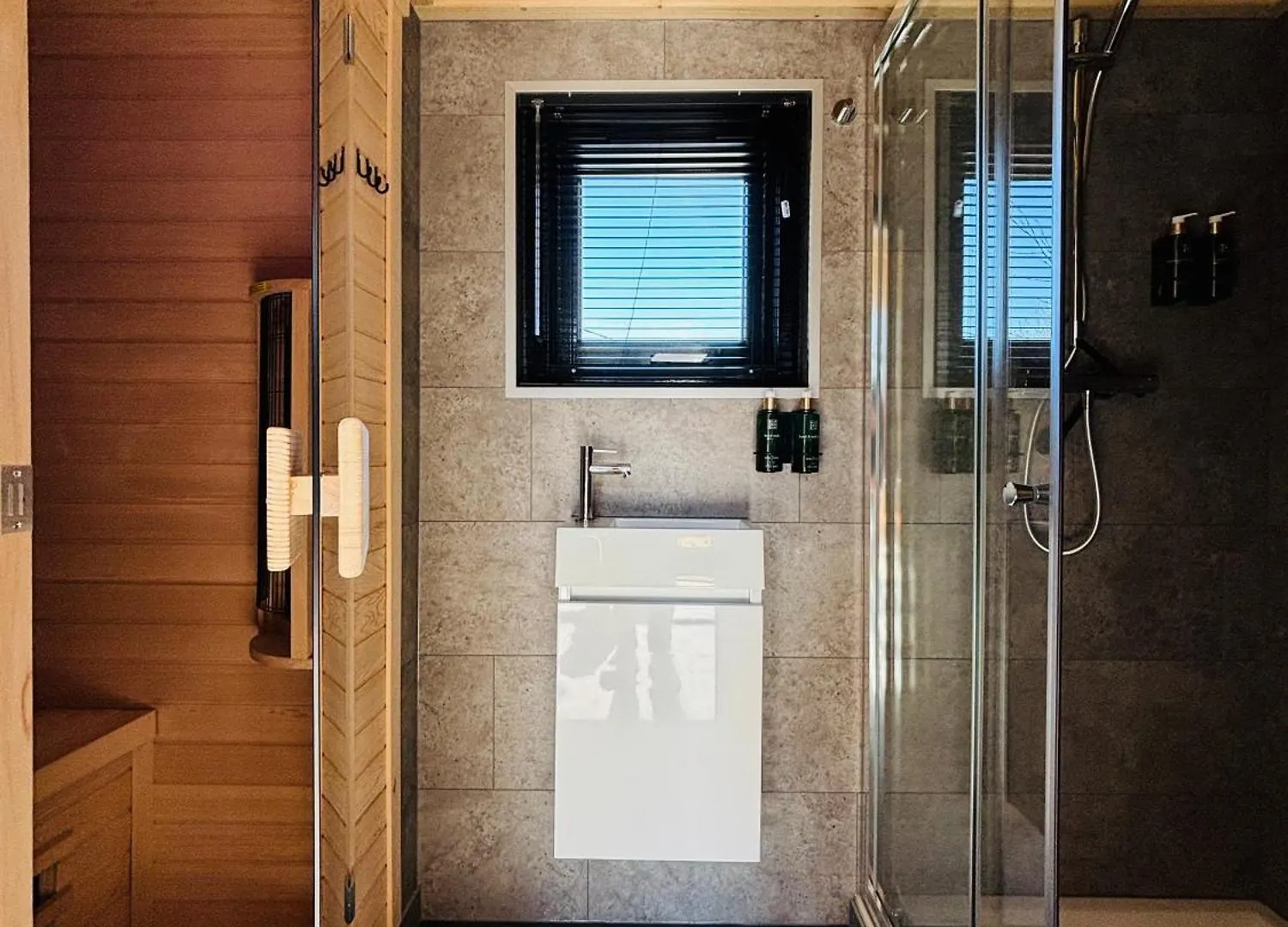 ****  Basecamp Amsterdam Hotel Nederland